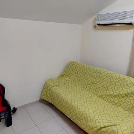 A 5-bedroom Duplex With A Swimming Pool And A Garden 아파트 *