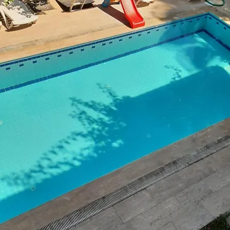 A 5-bedroom Duplex With A Swimming Pool And A Garden 페티예